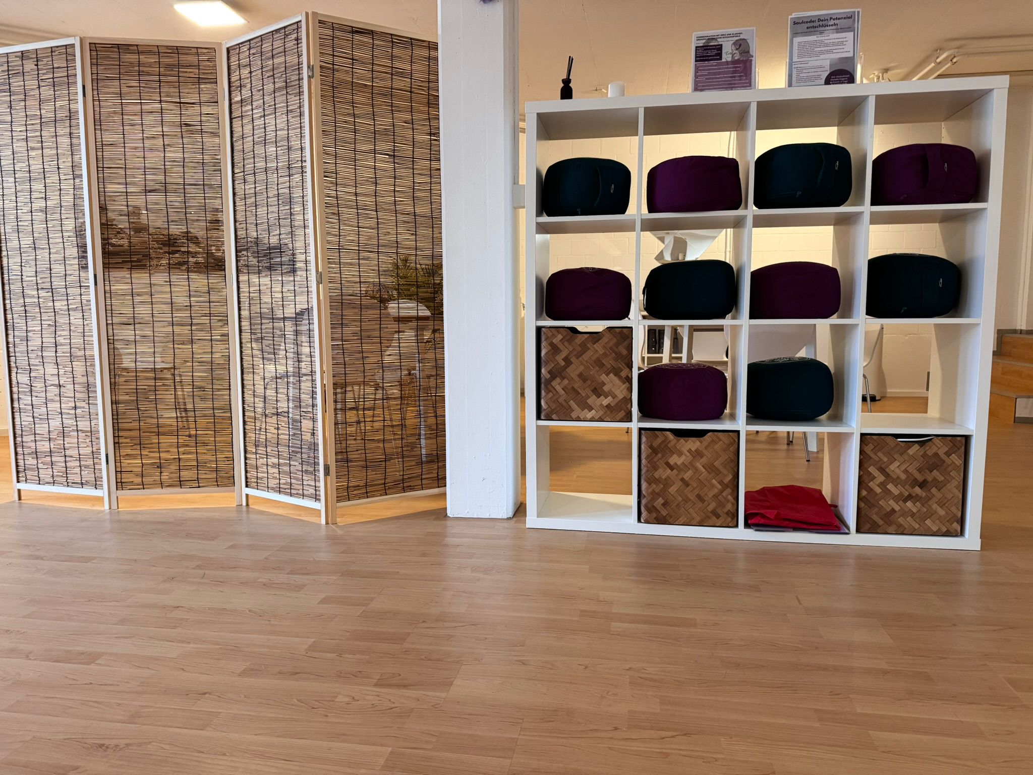 Innenraum des Vision Room in Kleinandelfingen